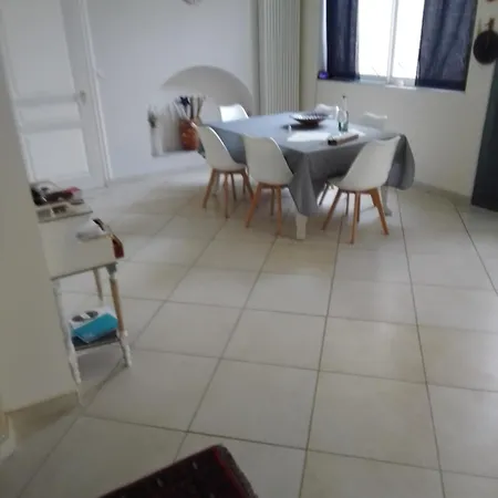 Maison *